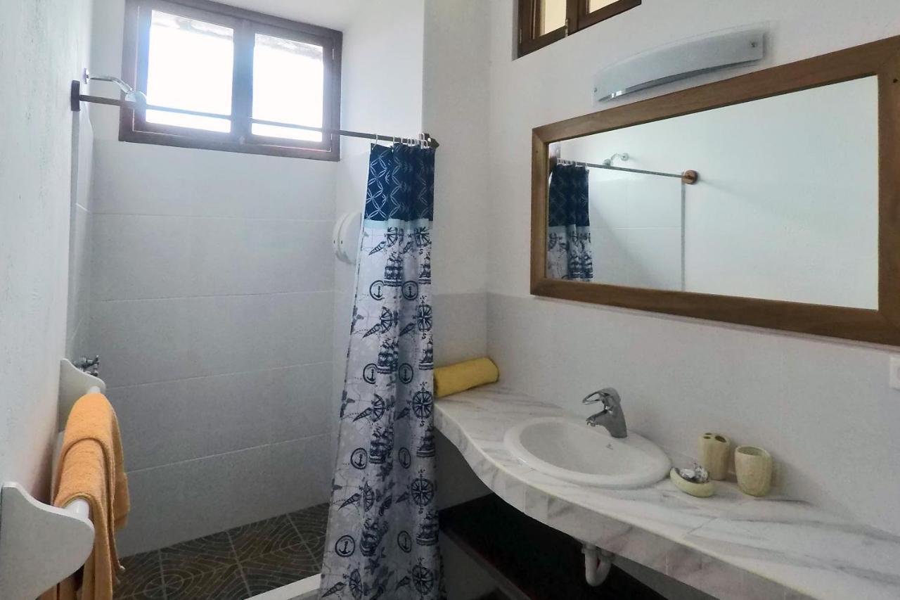 The Galeodan Suites Puerto Baquerizo Moreno Extérieur photo
