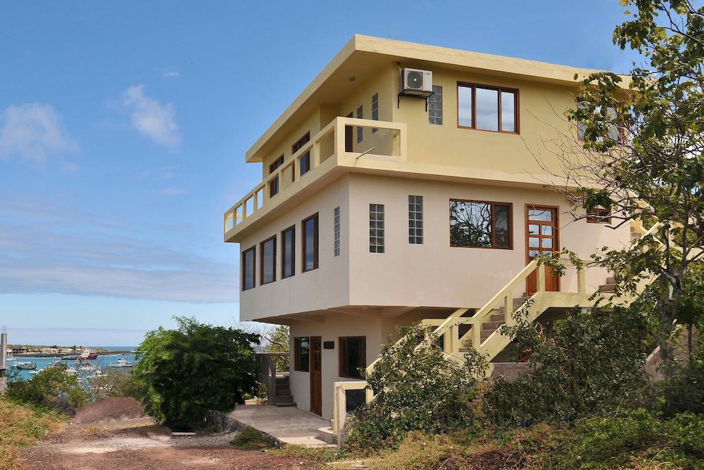The Galeodan Suites Puerto Baquerizo Moreno Chambre photo