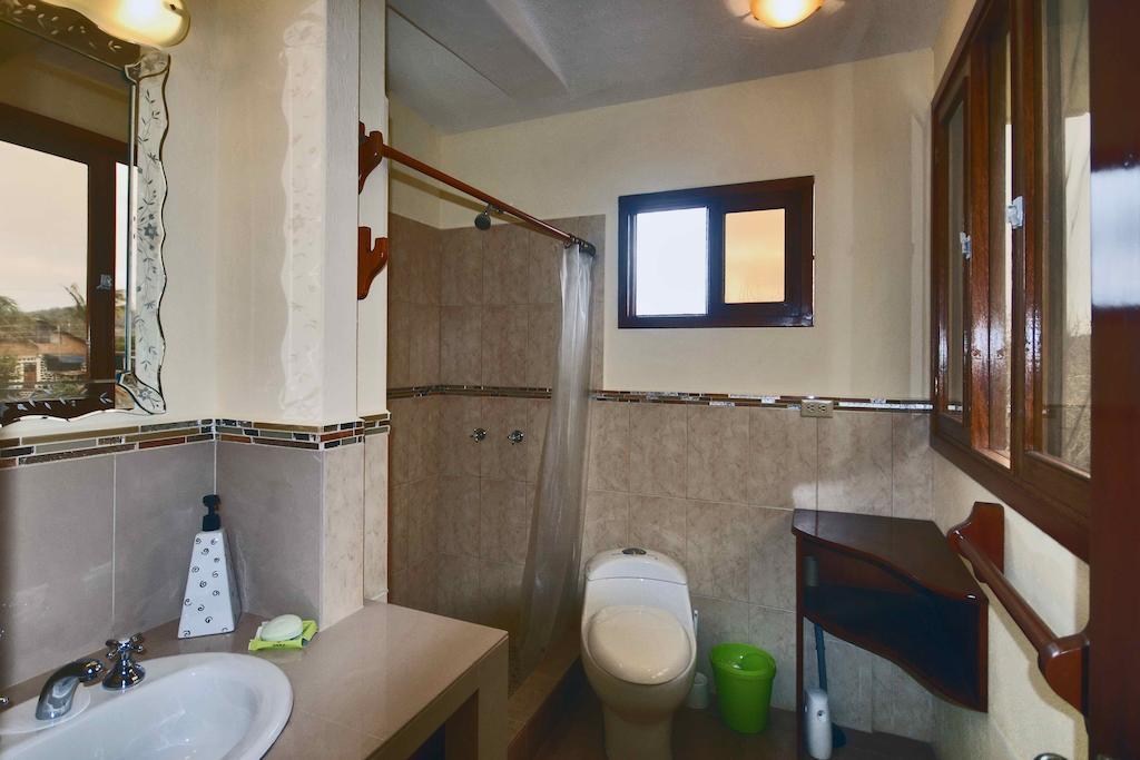 The Galeodan Suites Puerto Baquerizo Moreno Extérieur photo